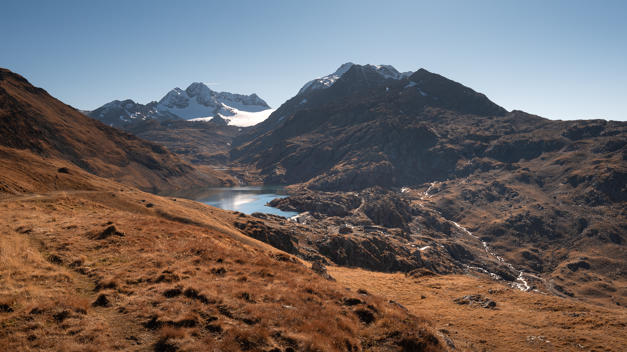 Le lac Bramant au loin