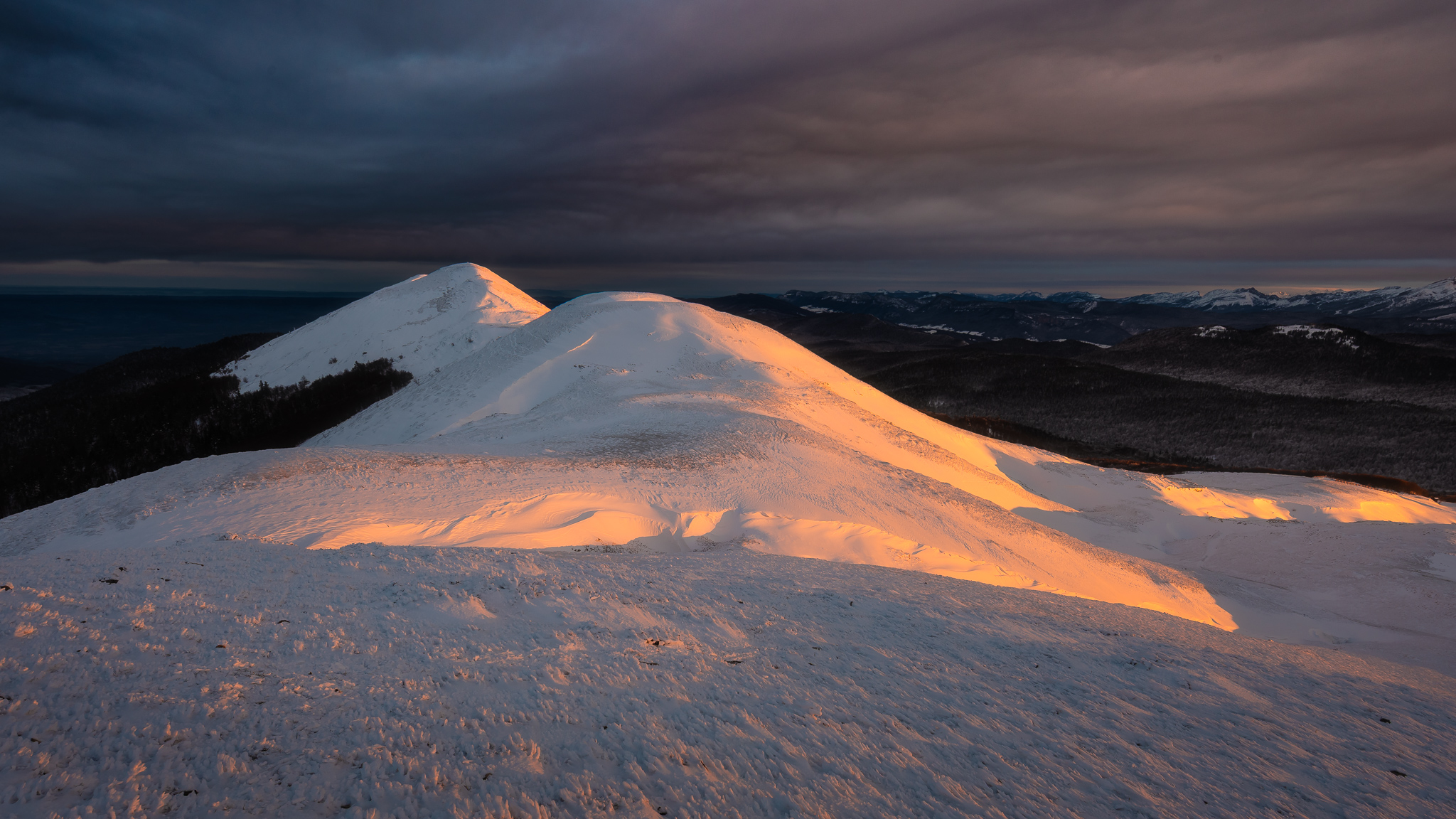 Premiers rayons sur le Serre de montue